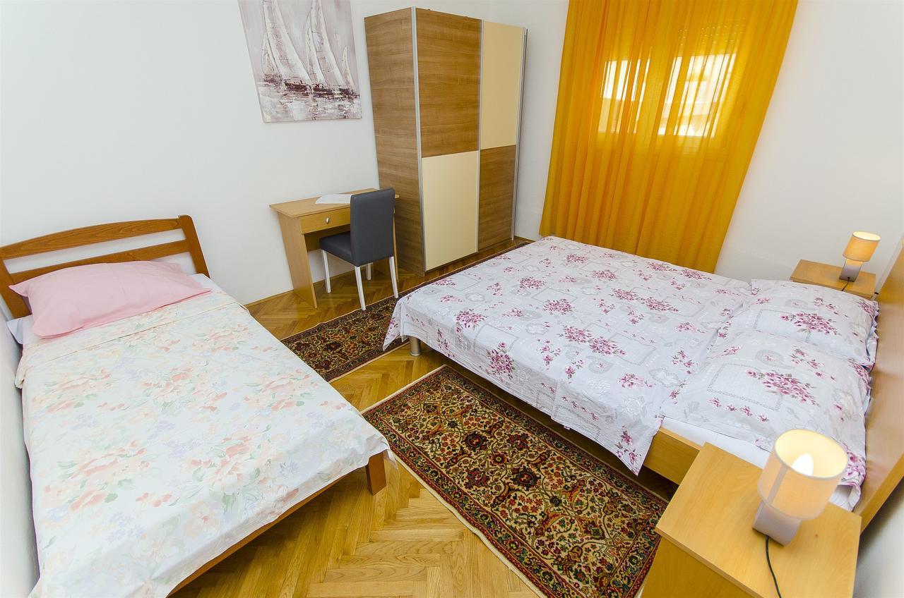 Apartments Karlo Trogir Bagian luar foto